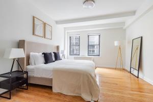 Blueground Sutton Pl gym wd nr UN HQ NYC-1808