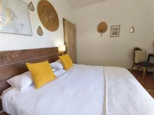 艾苏拉贝拉旅馆 - 菲加里