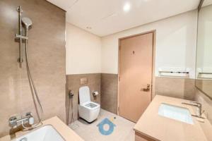 Next to Burj Khalifa & Dubai Mall - Enjoy Dubai Skyline Luxury 2BR Like Home