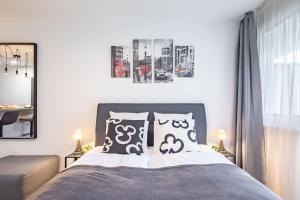 Central - Balcony - NEW - Comfy