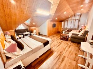 Hotel New Hadimba Palace Inn - Mountain View with Premium Rooms Near Mall Road , Manali