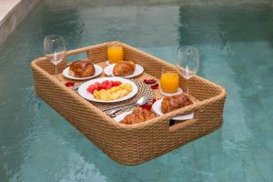 NEW I Tropical Berawa 2BR villa