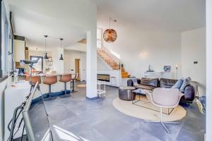 129 - Stunning Townhouse with Private Pool & Views, Benalmádena