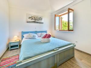 Apartment Val-6 by Interhome