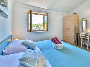 Apartment Val-6 by Interhome