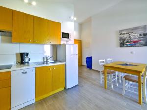 Apartment Val-5 by Interhome