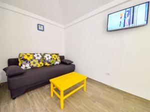 Apartment Val-5 by Interhome