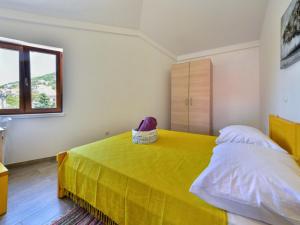 Apartment Val-5 by Interhome