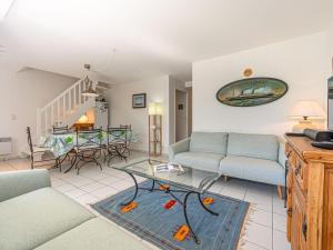 Apartment Le Parc des Druides-1 by Interhome