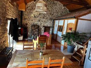 Maison de campagne atypique à Tence