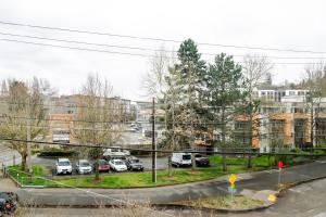 Blueground Univ Dist AC elev nr UW Burke SEA-850