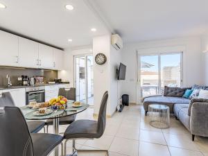 Holiday Home Versatile Oasis by Interhome