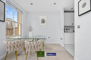 Two Bedroom Apartment By Arhouse Apartments Short Lets & Serviced Accommodation Shoreditch With Free WiFi