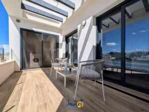 Luxury penthouse with Solarium and Com Pool VM78