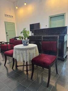 Charming Colonial Home near Botanical Garden