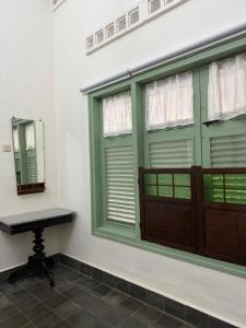 Charming Colonial Home near Botanical Garden