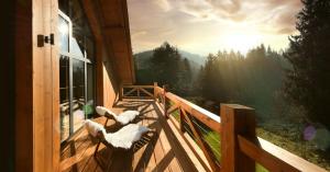 Chalet Oasis - 5 Bedroom & 5 bathrooms & uniqe views