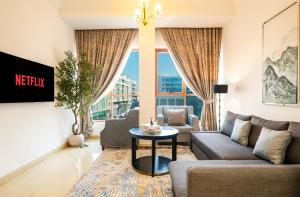 1BHK , 5 mins from DXB airport & metro