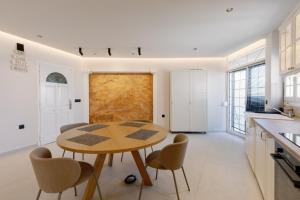 Old town luxury apartment 3