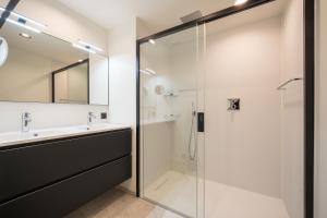 Luxe comfort app met zijdelings zeezicht en in centrum