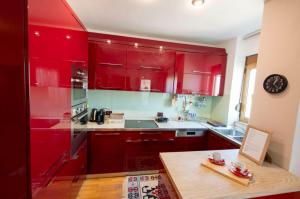 Perfect for 8 ppl- Bright & Stylish 3-BDR in Central Tirana