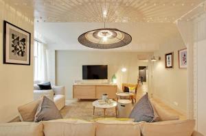 2 appartements en 1 - Superbe logement près du Louvre l 12P