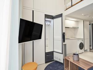 No Parking Discount - Modern Standard No View