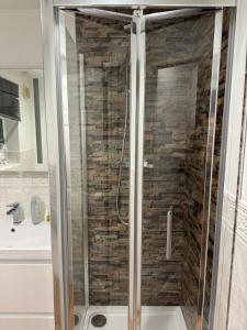 4 Bedrooms Home Like Home