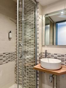 Appartements Le Lodge - Lit King Size - 2 a 4 personnes - Proche Gare : photos des chambres