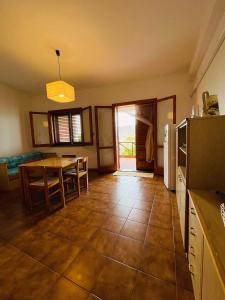 Hola House Baia Fenicia