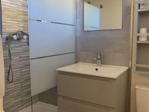 Studio cosy avec terrasse, parking, proche thermes - Balaruc-les-Bains - FR-1-553-89