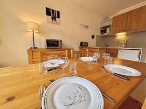 Studio cosy à Notre-Dame-de-Bellecombe, proche des pistes et commerces - 4 pers, balcon, parking - FR-1-595-25