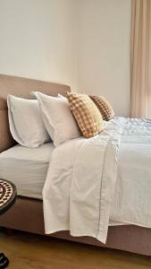 Cosy, Bright Apartment, Residence Pool And Garden