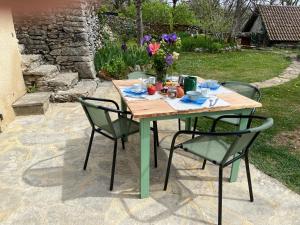 Maisons de vacances Gites sur Le Causse de St CHELS, charme sport et detente : photos des chambres