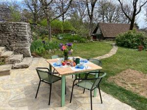 Maisons de vacances Gites sur Le Causse de St CHELS, charme sport et detente : photos des chambres