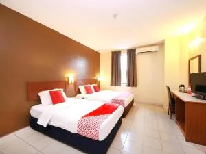 Super OYO 447 Comfort Hotel Meru - Kampong Pandan