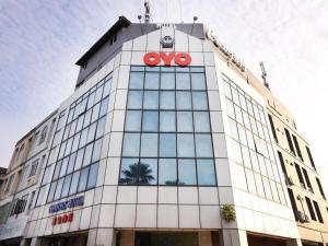 Super OYO 447 Comfort Hotel Meru