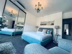 The Ampersand - Heaton