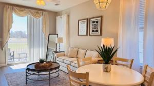 River Oaks 2BR beautiful condo