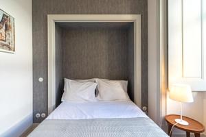 Bacalhoeiros 99 - Beautiful and bright Apartment @ Baixa, Chiado