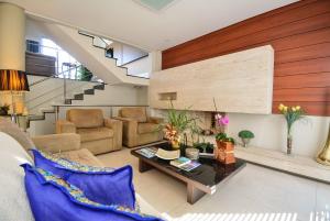 Elegante Casa com Piscina - João Paulo - CEN006