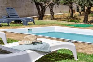 NeSo - Villa Fyllo with Pool steps from the Beach