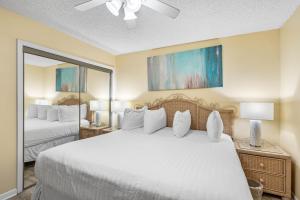 Holiday Surf and Racquet Unit 118