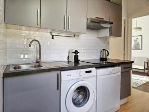 Ardoines Suite - Duke Housing