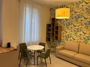 Florence Tropical Suite