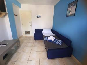 Blue Dolphins 2 bedroomed house with court yard