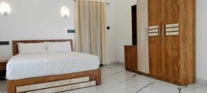 Robins Paradise Vagamon