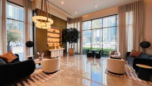 OYO 1350 Home Premium 1-Bed Apt Burj Crown