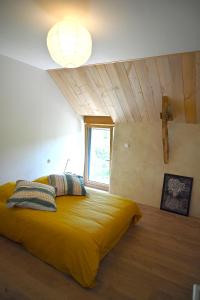 LES CHAMBRES AUX LOUPS en Brocéliande