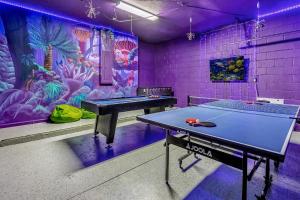Upstay Vibrant Home w Themed Rooms Pool & Games